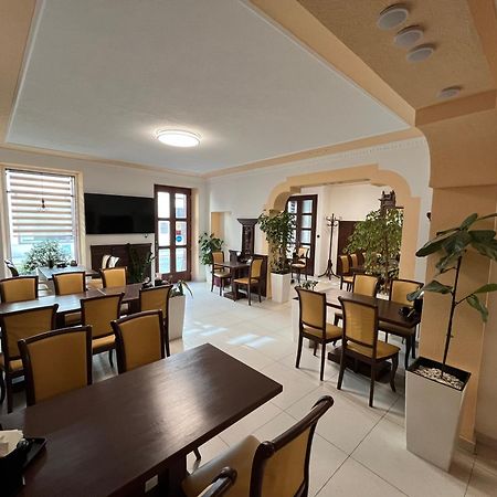 Vt6 House & Restaurant Bed & Breakfast Зноймо Екстериор снимка