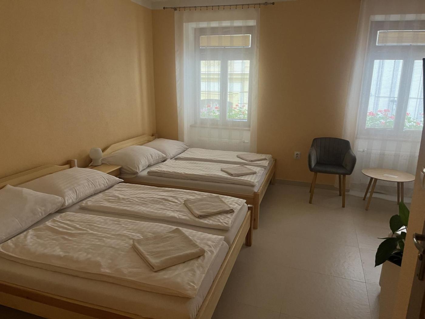 Vt6 House & Restaurant Bed & Breakfast Зноймо Екстериор снимка