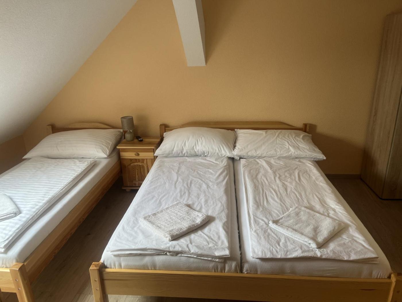 Vt6 House & Restaurant Bed & Breakfast Зноймо Екстериор снимка