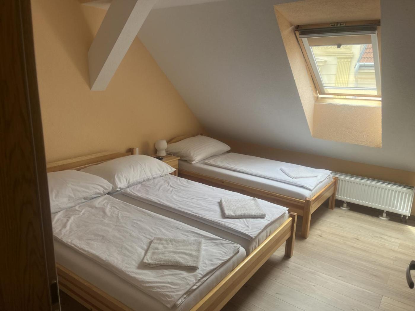 Vt6 House & Restaurant Bed & Breakfast Зноймо Екстериор снимка