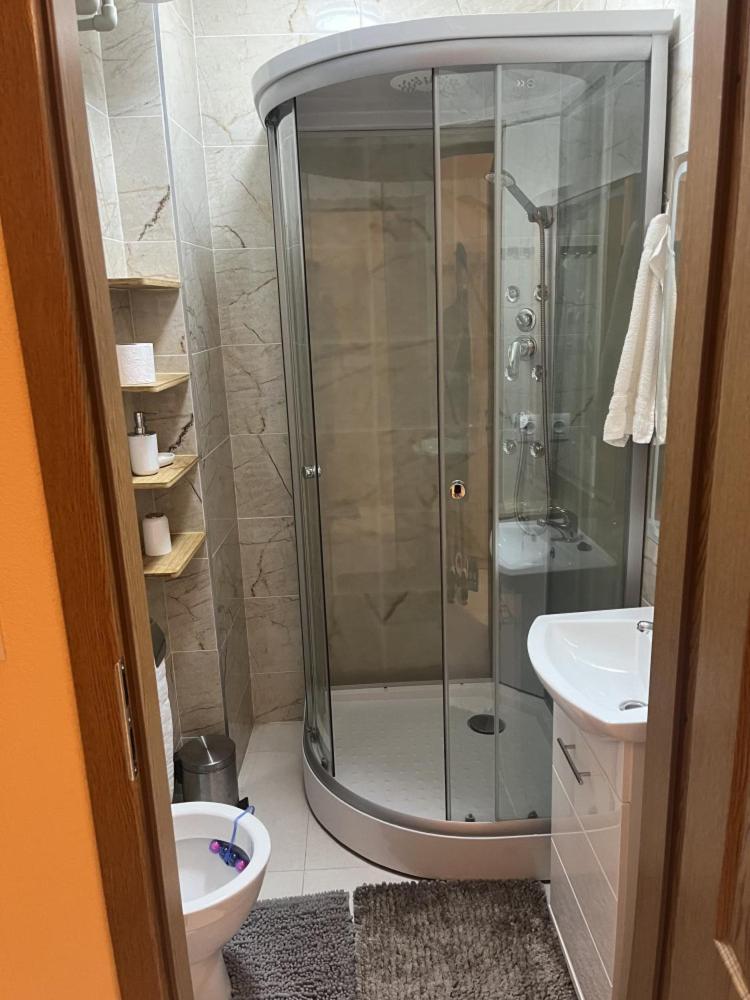 Vt6 House & Restaurant Bed & Breakfast Зноймо Екстериор снимка