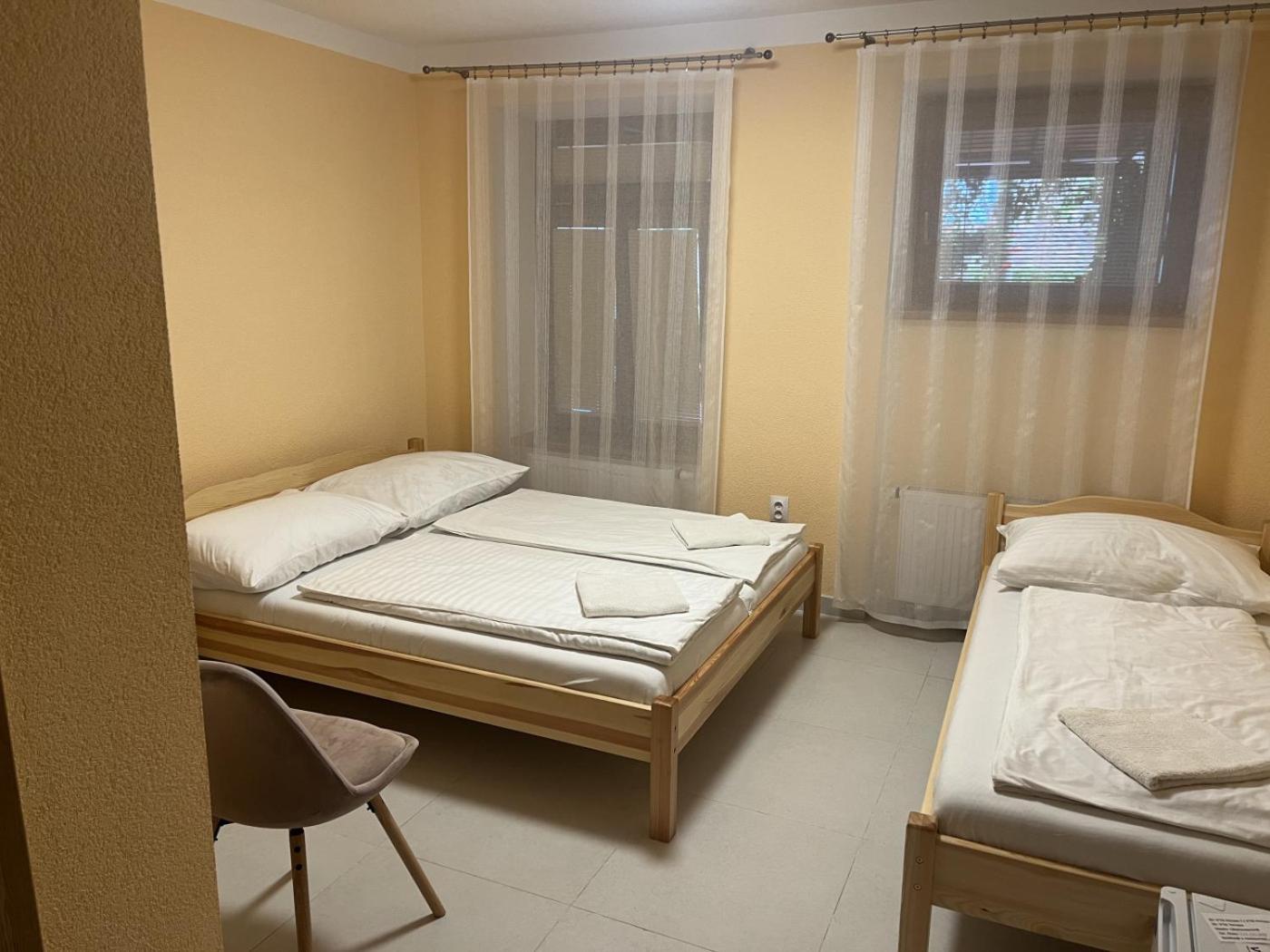 Vt6 House & Restaurant Bed & Breakfast Зноймо Екстериор снимка