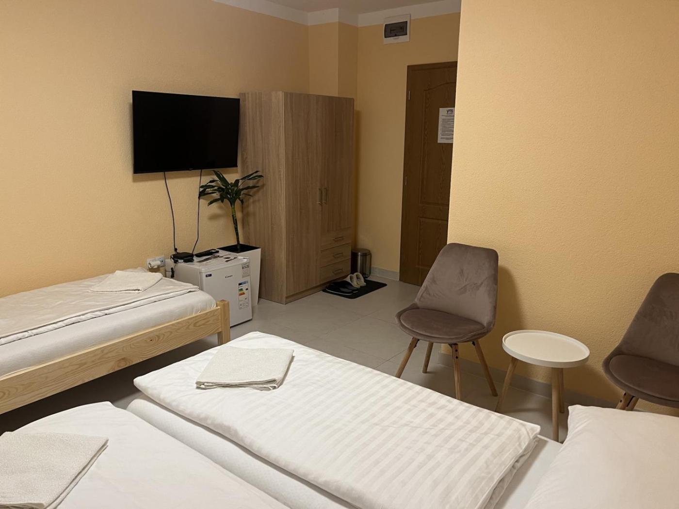 Vt6 House & Restaurant Bed & Breakfast Зноймо Екстериор снимка