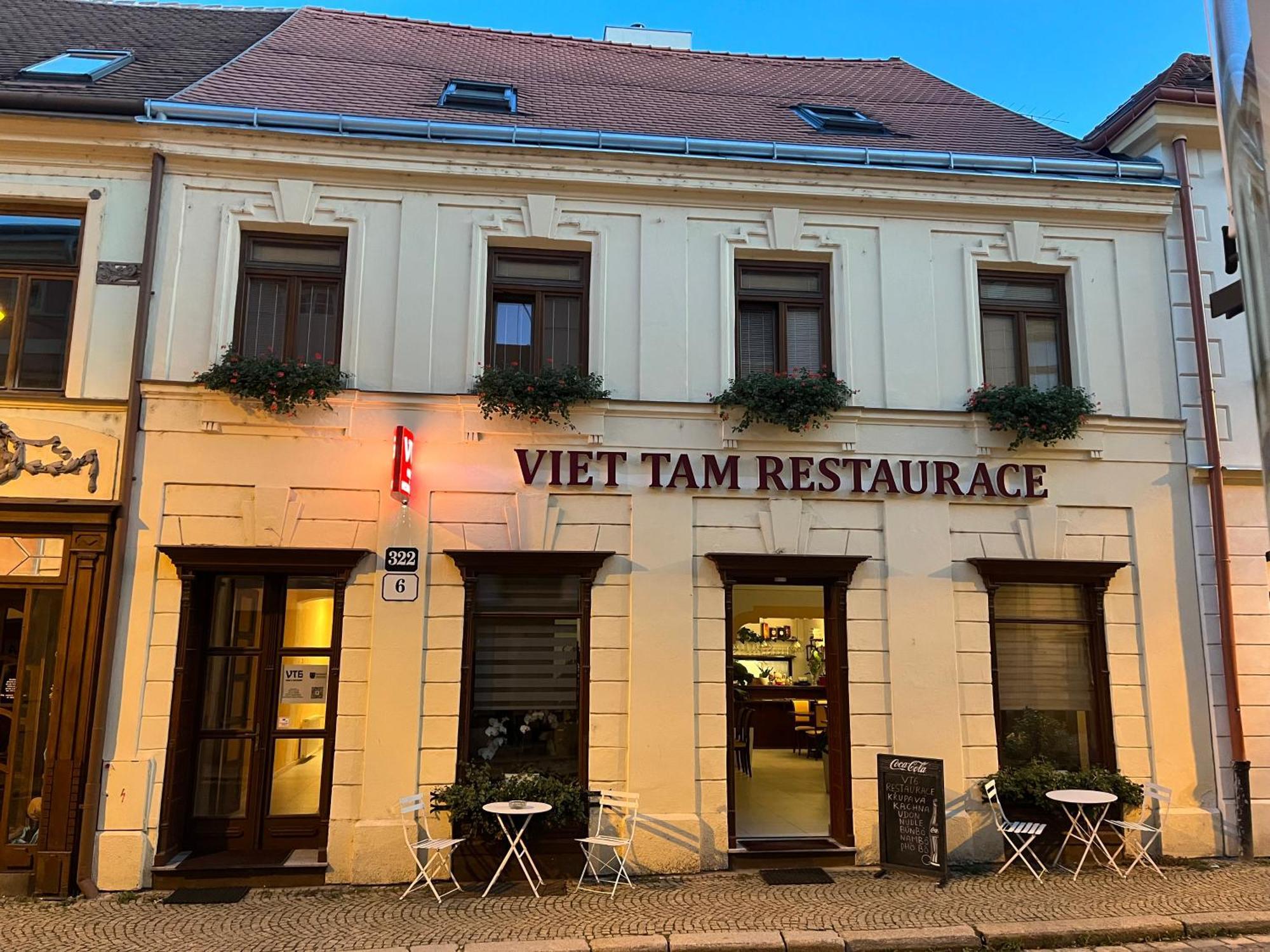 Vt6 House & Restaurant Bed & Breakfast Зноймо Екстериор снимка